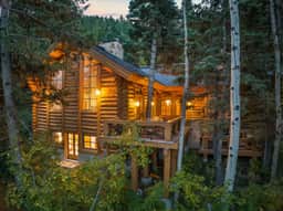 Treehouse Lodge