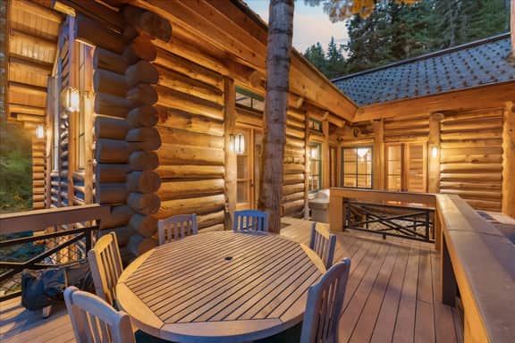 Treehouse Lodge
